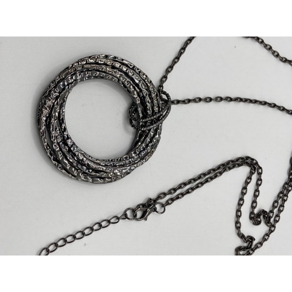Gun Metal Necklace Long 34" Chain Multi Ring Pendant Black Grey NWOT Hammered